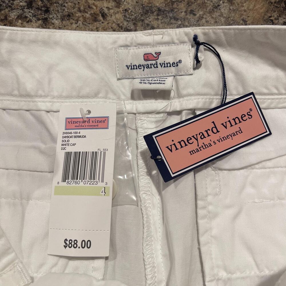 NWT Vineyard Vines Womens Shorts Dayboat Bermuda White 4 Flawed EX - Picture 2 of 7